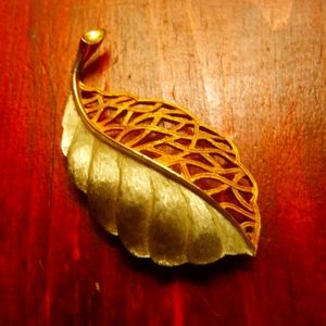 JJ Large Leaf Brooch